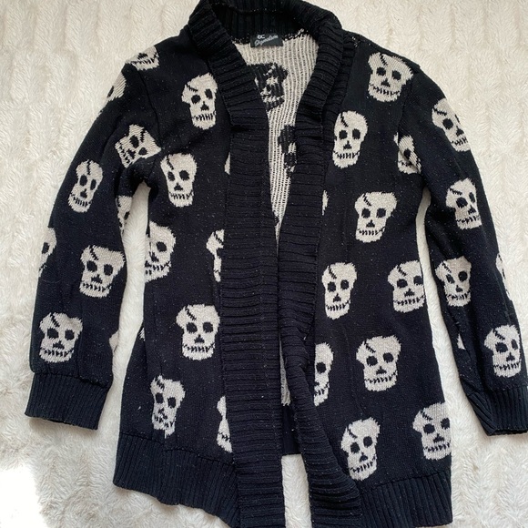Signature Skull Cardigan - Picture 3 of 8
